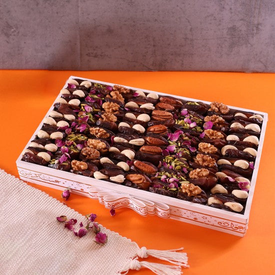 Tray Dates Stuffed With Nuts