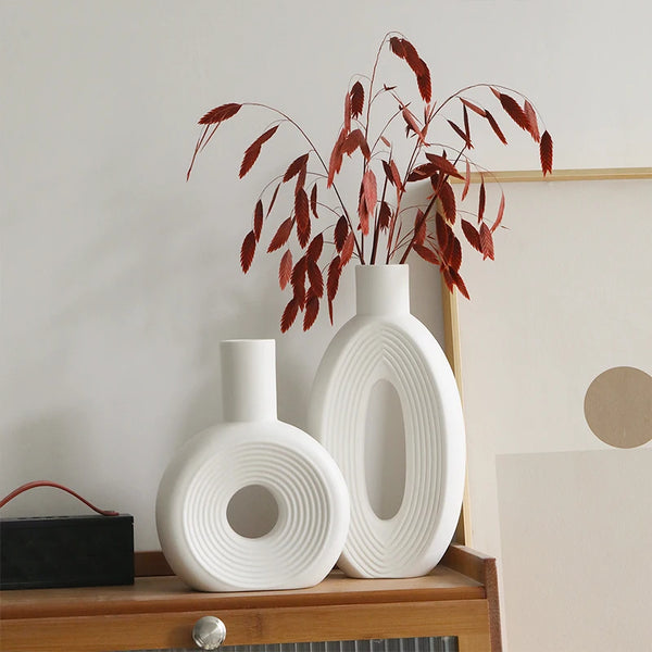 Modern White Ceramic Vase for Pampas Grass & Minimalist Decor - x810x