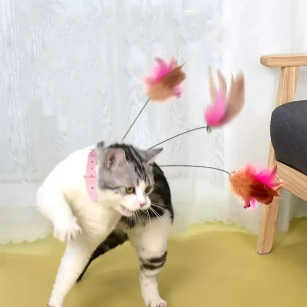 ألعاب تفاعلية للقطط: عصا تحفيزية من الريش مع جرس لتدريب القطط والترفيه المرح