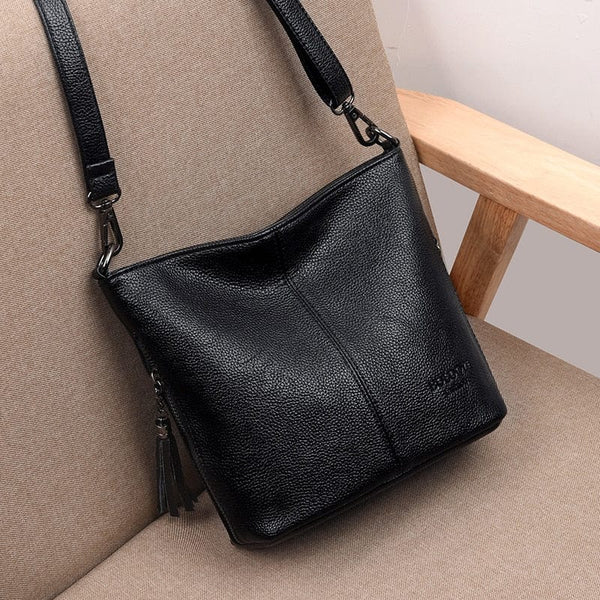 حقائب جلدية لينة اليد Crossbody للنساء 2022 جديد حقيبة يد فاخرة المرأة حقيبة كتف عادية مصمم حمل حقيبة بولسا الأنثوية
